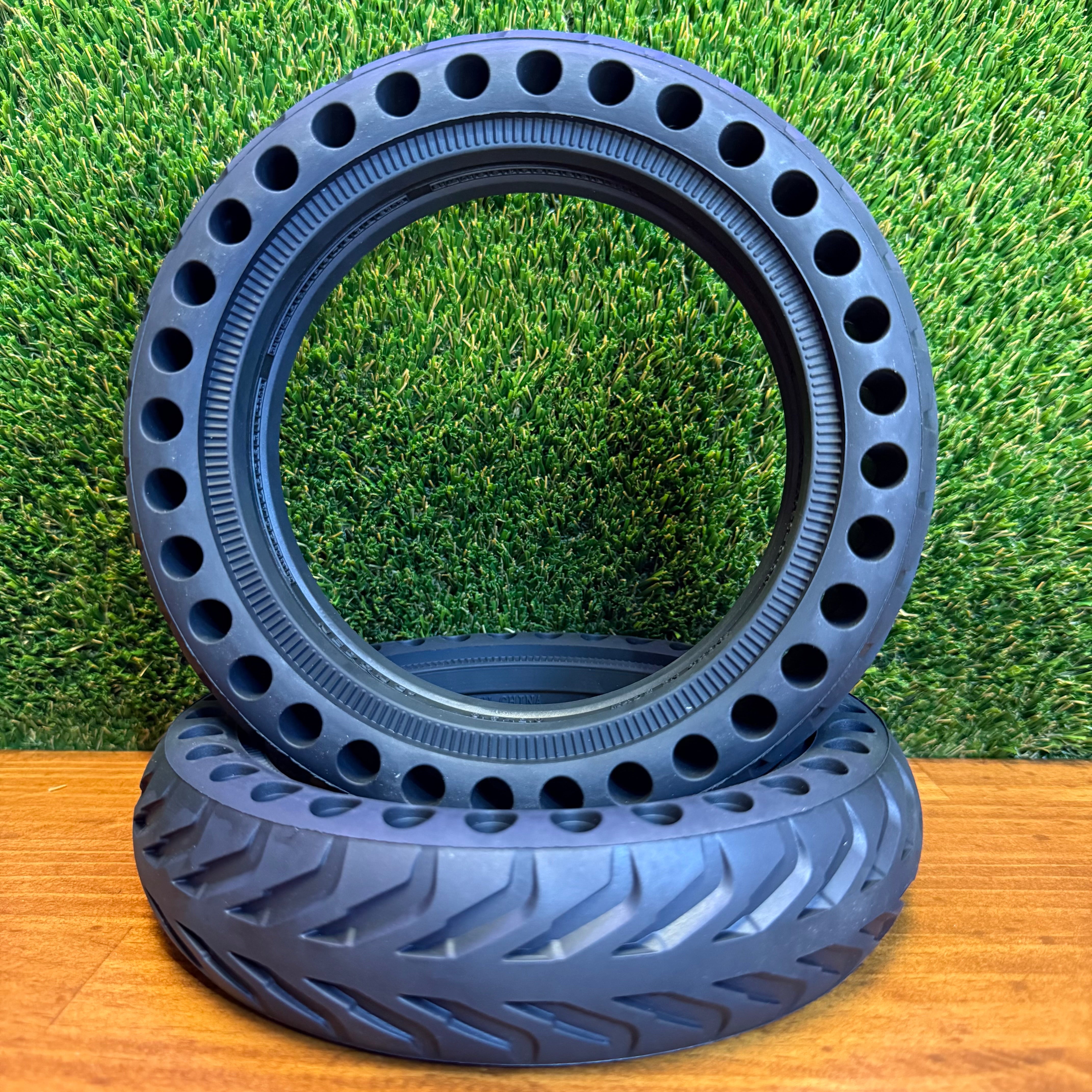 8.5x2 Solid Road Tyre (33mm)