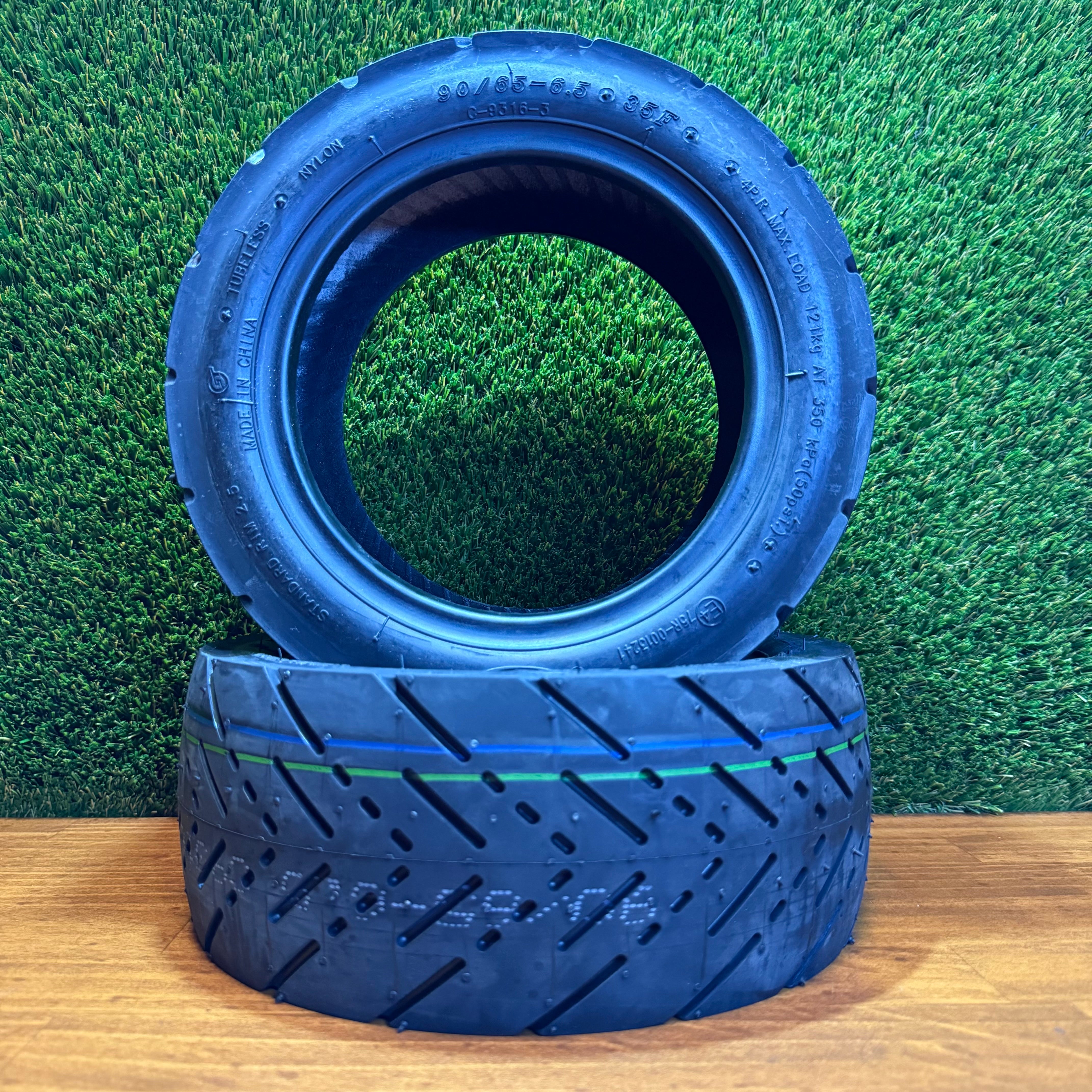 90/65-6.5 CST Road Tyre (Tubeless) {100/65-6.5} [C-9316]